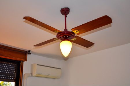 Casa de condomínio à venda com 359m², 3 quartos e 4 vagas Casa de condomínio à venda com 359m², 3 quartos e 4 vagasQuarto 1