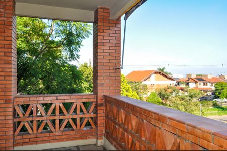 Casa de condomínio à venda com 359m², 3 quartos e 4 vagas Casa de condomínio à venda com 359m², 3 quartos e 4 vagasSacada