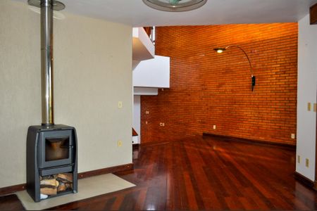 Casa de condomínio à venda com 359m², 3 quartos e 4 vagas Casa de condomínio à venda com 359m², 3 quartos e 4 vagasSala