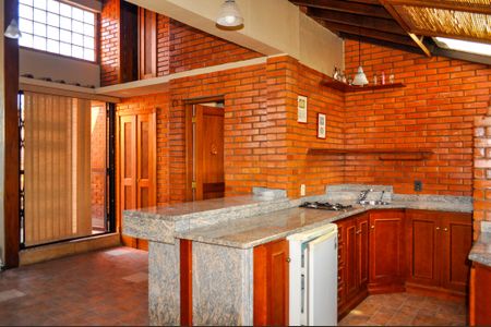 Casa de condomínio à venda com 359m², 3 quartos e 4 vagas Casa de condomínio à venda com 359m², 3 quartos e 4 vagasEspaço Gourmet