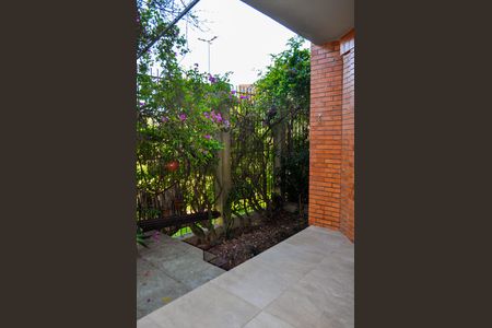 Casa de condomínio à venda com 359m², 3 quartos e 4 vagas Casa de condomínio à venda com 359m², 3 quartos e 4 vagasVaranda