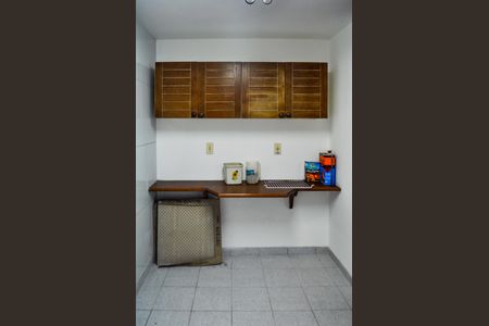 Casa de condomínio à venda com 359m², 3 quartos e 4 vagas Casa de condomínio à venda com 359m², 3 quartos e 4 vagasQuarto de serviço