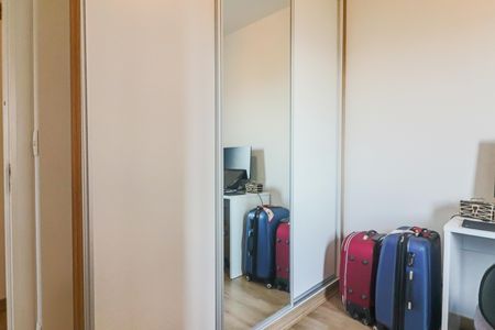 Apartamento à venda com 70m², 3 quartos e 4 vagas Apartamento à venda com 70m², 3 quartos e 4 vagasQuarto