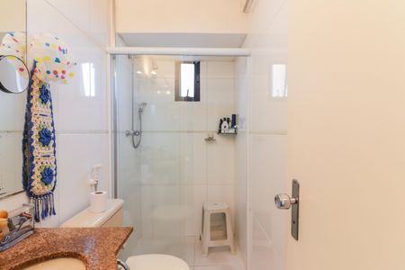 Apartamento à venda com 70m², 3 quartos e 4 vagas Apartamento à venda com 70m², 3 quartos e 4 vagasBanheiro da Suíte