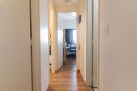 Apartamento à venda com 70m², 3 quartos e 4 vagas Apartamento à venda com 70m², 3 quartos e 4 vagasCorredor