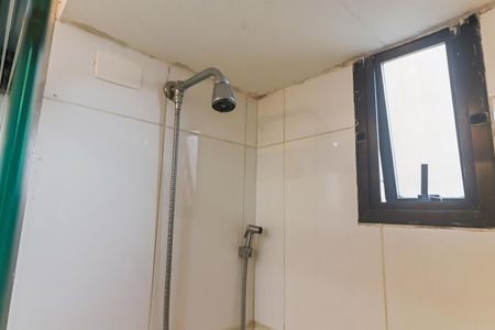 Apartamento à venda com 70m², 3 quartos e 4 vagas Apartamento à venda com 70m², 3 quartos e 4 vagasBanheiro da Suíte