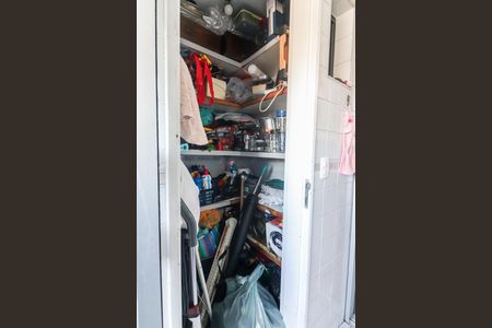 Apartamento à venda com 70m², 3 quartos e 4 vagas Apartamento à venda com 70m², 3 quartos e 4 vagasCozinha e Área de Serviço