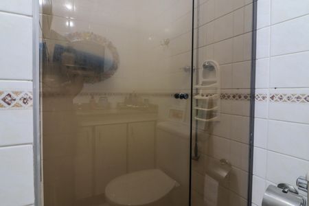 Apartamento à venda com 70m², 3 quartos e 4 vagas Apartamento à venda com 70m², 3 quartos e 4 vagasBanheiro Social