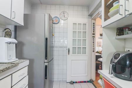 Apartamento à venda com 70m², 3 quartos e 4 vagas Apartamento à venda com 70m², 3 quartos e 4 vagasCozinha e Área de Serviço