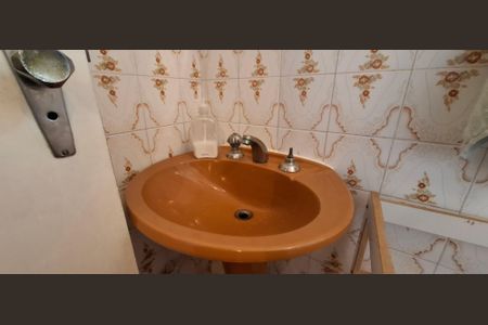 Casa à venda com 203m², 3 quartos e 2 vagasBanheiro 3