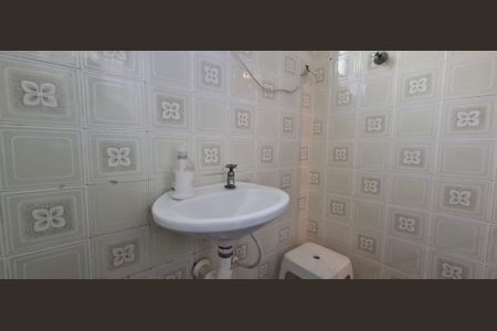 Casa à venda com 203m², 3 quartos e 2 vagasBanheiro 4