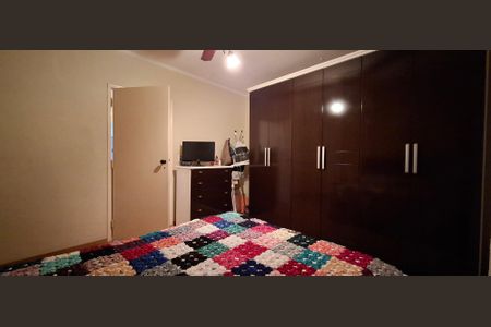 Casa à venda com 203m², 3 quartos e 2 vagasSuíte