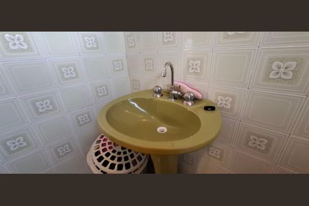 Casa à venda com 203m², 3 quartos e 2 vagasBanheiro 2