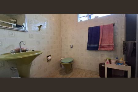 Casa à venda com 203m², 3 quartos e 2 vagasBanheiro 2