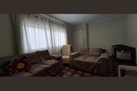 Casa à venda com 203m², 3 quartos e 2 vagasSala