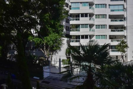 Apartamento à venda com 129m², 3 quartos e 3 vagasVista da Suíte 1