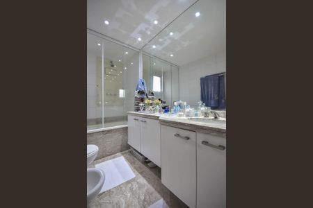 Apartamento à venda com 129m², 3 quartos e 3 vagasBanheiro da Suíte 3