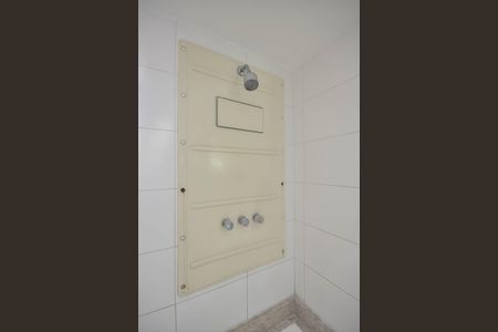 Apartamento à venda com 129m², 3 quartos e 3 vagasChuveiro do banheiro da Suíte 3