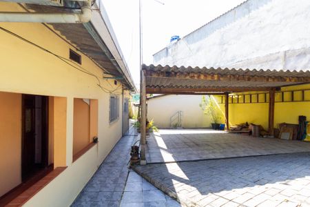 Casa à venda com 100m², 2 quartos e 2 vagasQuintal e Garagem