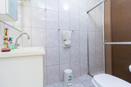 Casa à venda com 100m², 2 quartos e 2 vagasBanheiro 1