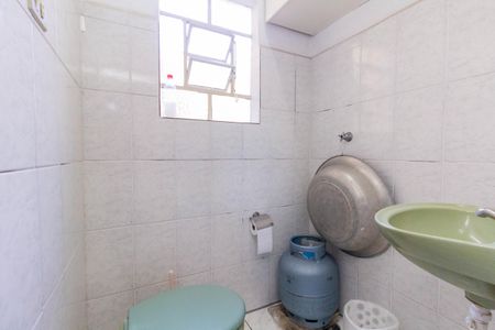 Casa à venda com 100m², 2 quartos e 2 vagasBanheiro 2