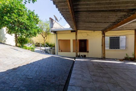 Casa à venda com 100m², 2 quartos e 2 vagasQuintal e Garagem
