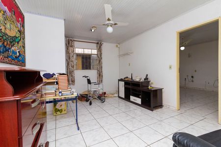 Casa à venda com 100m², 2 quartos e 2 vagasSala