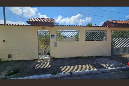 Casa à venda com 100m², 2 quartos e 2 vagasFachada