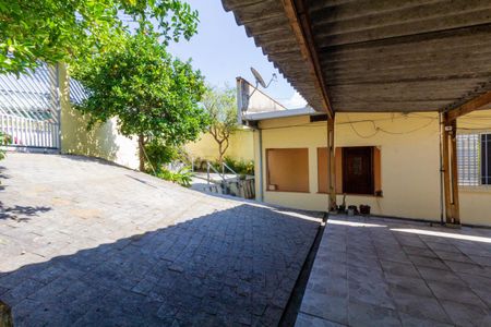 Casa à venda com 100m², 2 quartos e 2 vagasQuintal e Garagem