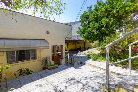 Casa à venda com 100m², 2 quartos e 2 vagasQuintal e Garagem