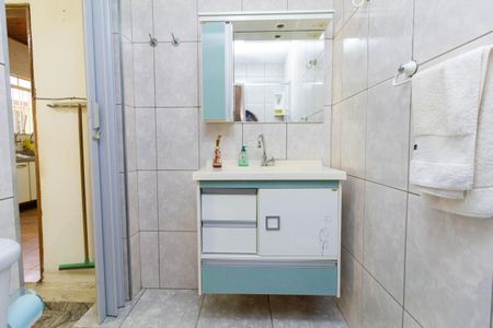 Casa à venda com 100m², 2 quartos e 2 vagasBanheiro 1