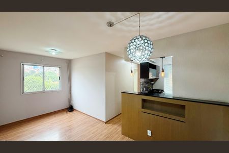 Sala 1 de apartamento para alugar com 2 quartos, 46m² em Rio Pequeno, São Paulo
