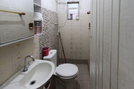 Casa à venda com 221m², 1 quarto e 2 vagasBanheiro