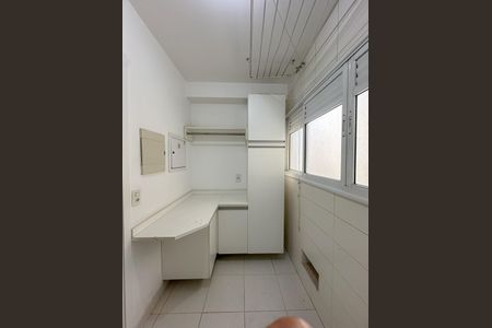 Apartamento à venda com 130m², 3 quartos e 2 vagasÁrea de Serviço 