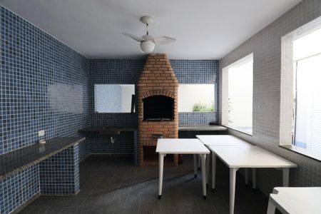 Apartamento para alugar com 100m², 3 quartos e sem vagaÁrea comum - Churrasqueira