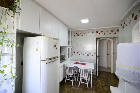 Apartamento à venda com 199m², 4 quartos e 3 vagasCozinha