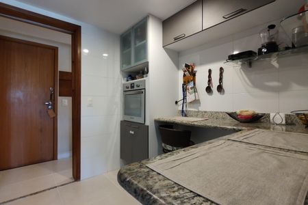 Apartamento à venda com 114m², 3 quartos e 2 vagasCozinha - Armários