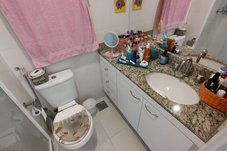 Apartamento à venda com 114m², 3 quartos e 2 vagasBanheiro da Suíte 2