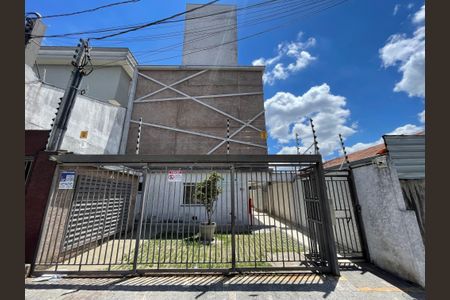 Apartamento à venda com 34m², 2 quartos e sem vaga Apartamento à venda com 34m², 2 quartos e sem vagaFachada + Placa