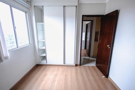 Apartamento para alugar com 90m², 3 quartos e 2 vagas Apartamento para alugar com 90m², 3 quartos e 2 vagasQuarto