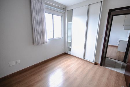 Apartamento para alugar com 90m², 3 quartos e 2 vagas Apartamento para alugar com 90m², 3 quartos e 2 vagasQuarto