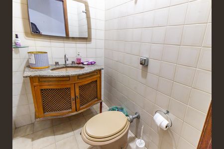 Casa à venda com 500m², 3 quartos e 1 vaga Casa à venda com 500m², 3 quartos e 1 vagaLavabo