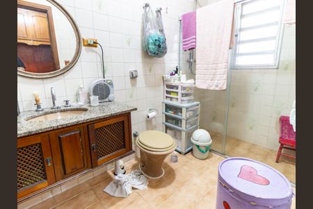 Casa à venda com 500m², 3 quartos e 1 vaga Casa à venda com 500m², 3 quartos e 1 vagaBanheiro da Suíte 1