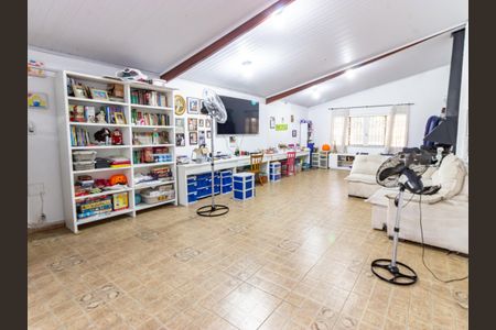 Casa à venda com 500m², 3 quartos e 1 vaga Casa à venda com 500m², 3 quartos e 1 vagaEscritório