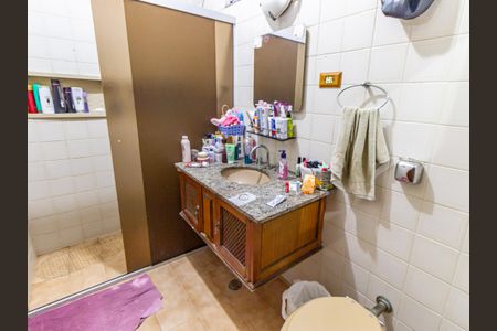 Casa à venda com 500m², 3 quartos e 1 vaga Casa à venda com 500m², 3 quartos e 1 vagaBanheiro da Suíte 2