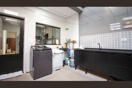 Casa à venda com 110m², 3 quartos e 2 vagasÁrea de Serviço