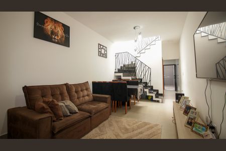 Casa à venda com 110m², 3 quartos e 2 vagasSala