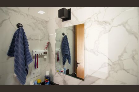 Casa à venda com 110m², 3 quartos e 2 vagasBanheiro