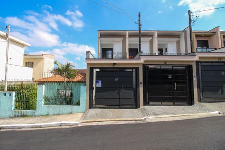 Casa à venda com 110m², 3 quartos e 2 vagasFachada