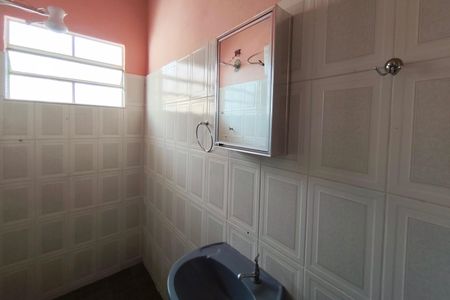 Casa à venda com 318m², 3 quartos e 3 vagas Casa à venda com 318m², 3 quartos e 3 vagasCasa 3 - Banheiro